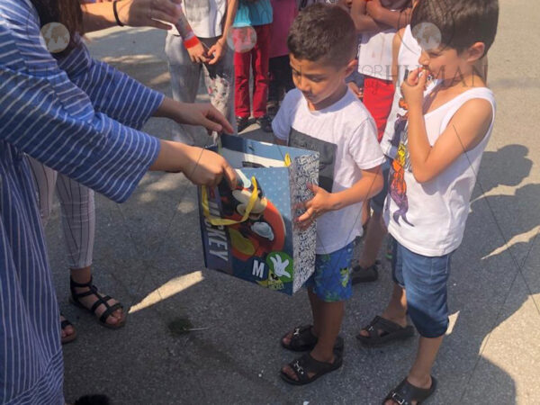 Ramazan Bayrami (Fest/Eid): Geschenke für Kinder im Flüchtlingsheim in Neuss