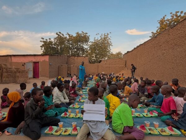 KAM-SUDES • Essensverteilung in Sudan